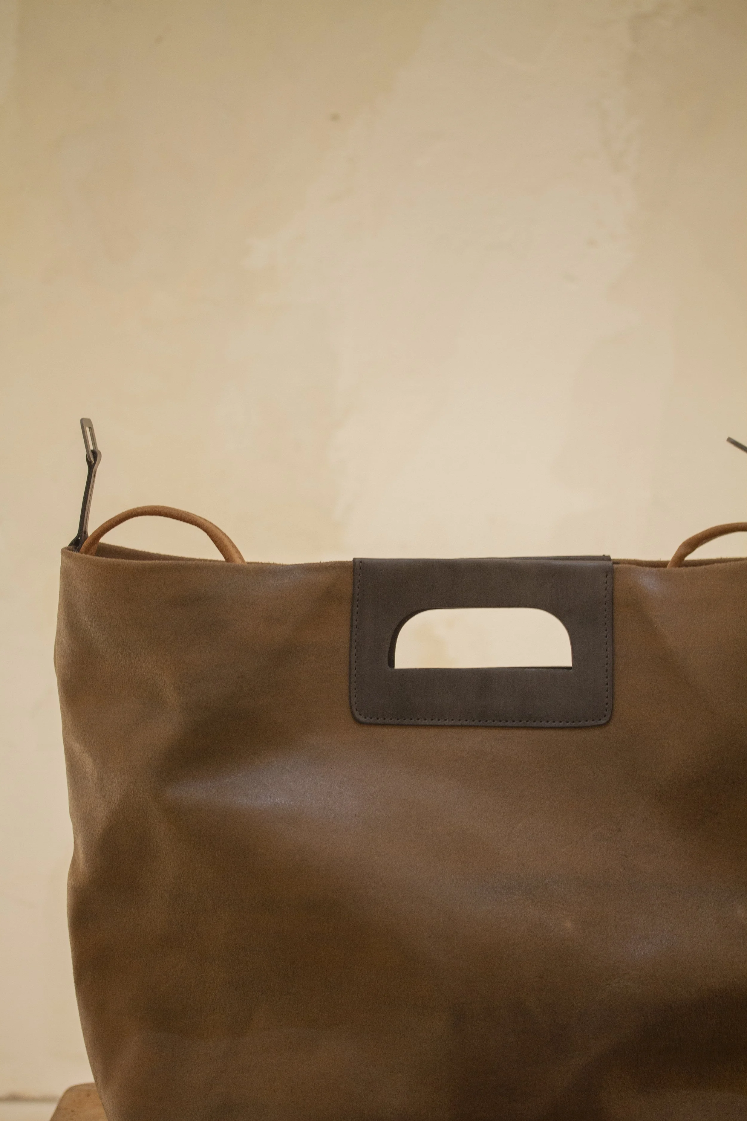 The only leather dyed with wine. A patented Tuscan process.